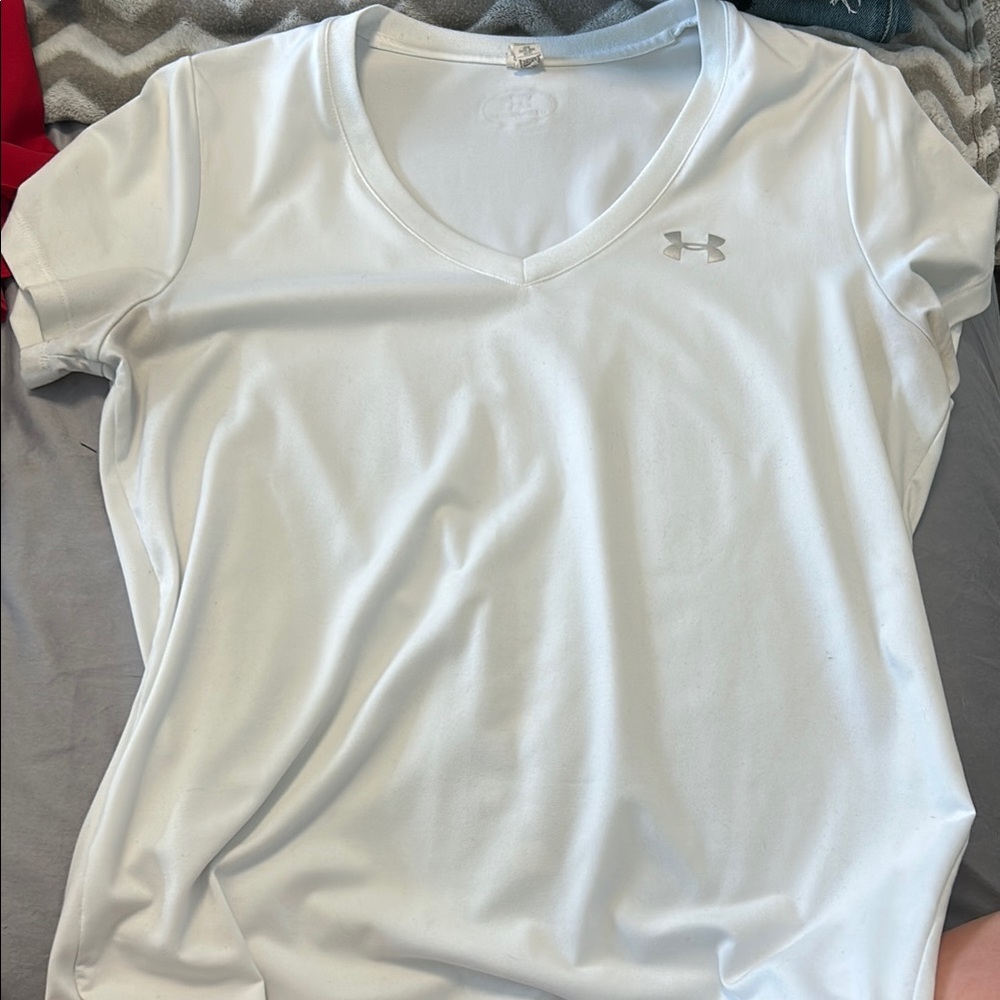 Under Armour Women's White V-Neck Top